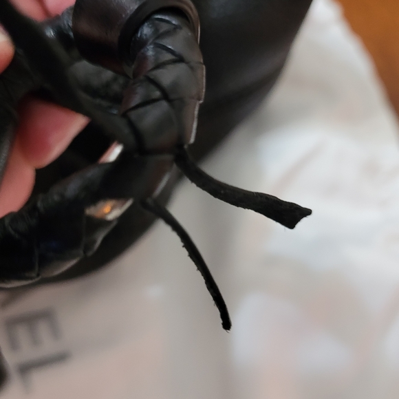 MICHEAL KORS CROSSBODY - Picture 9 of 9